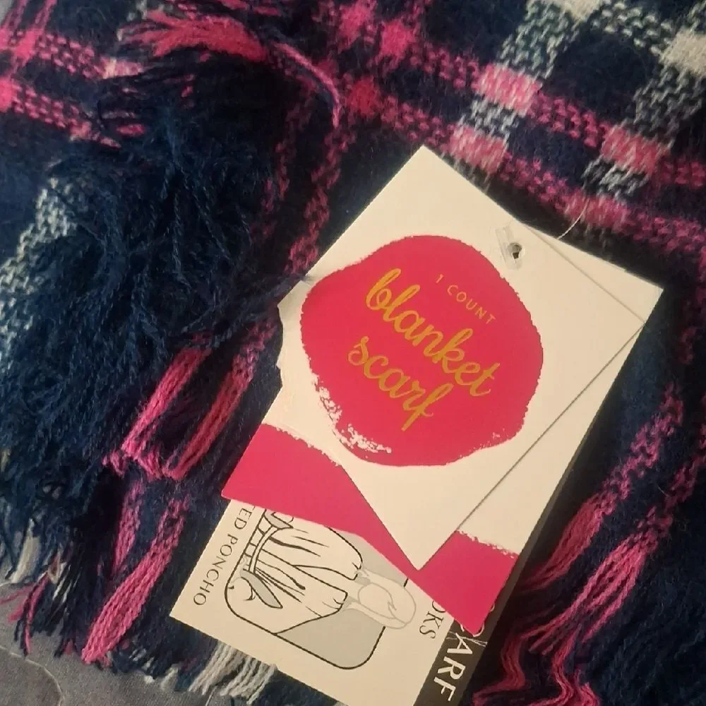 Ladies BlaPlaid Fringe Scarf in Pink and Blue